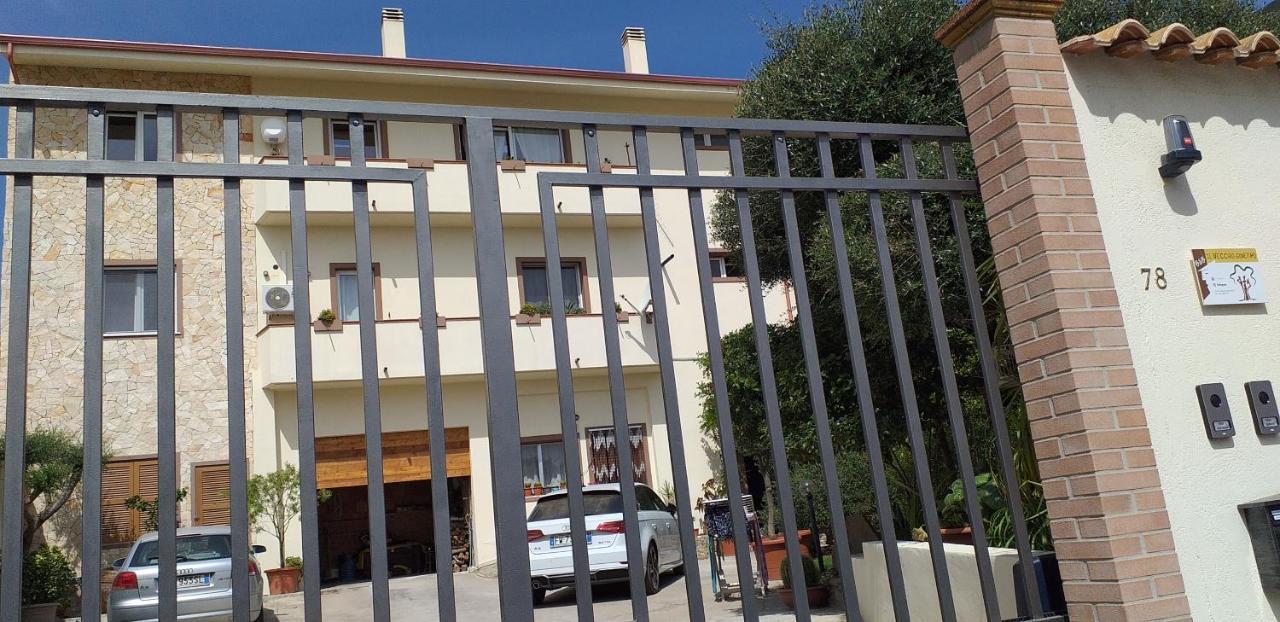 Bed and Breakfast Il Vecchio Ginepro Capoterra Exterior foto