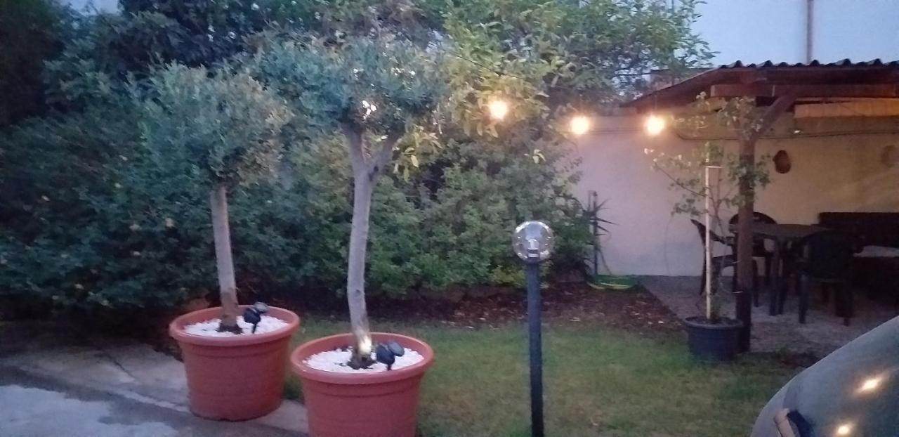 Bed and Breakfast Il Vecchio Ginepro Capoterra Exterior foto